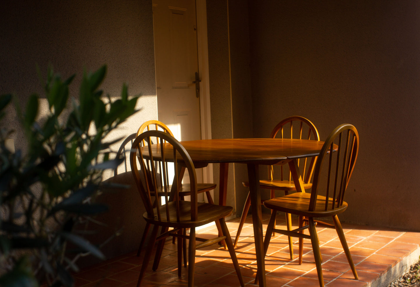 Table ronde à rabat Ercol, 1960