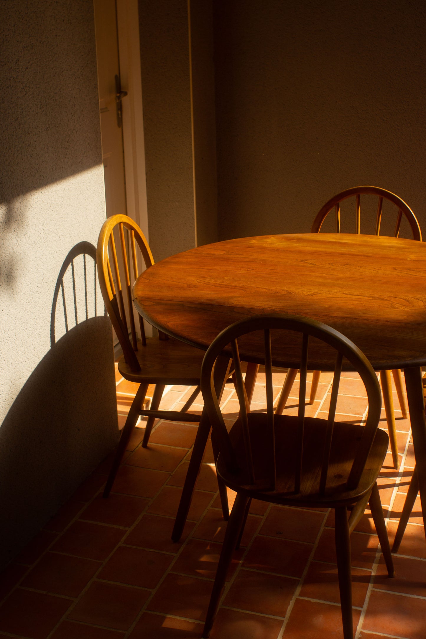 Table ronde à rabat Ercol, 1960