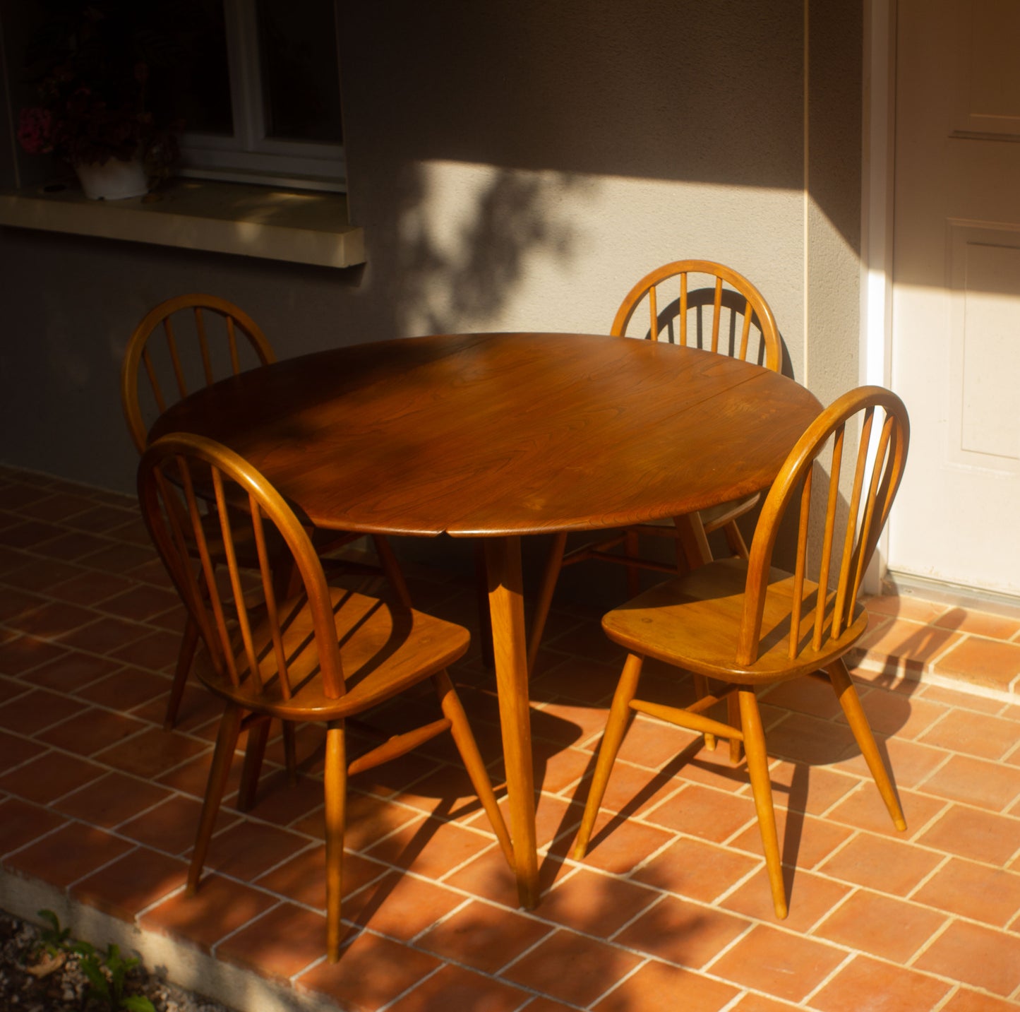 Table ronde à rabat Ercol, 1960